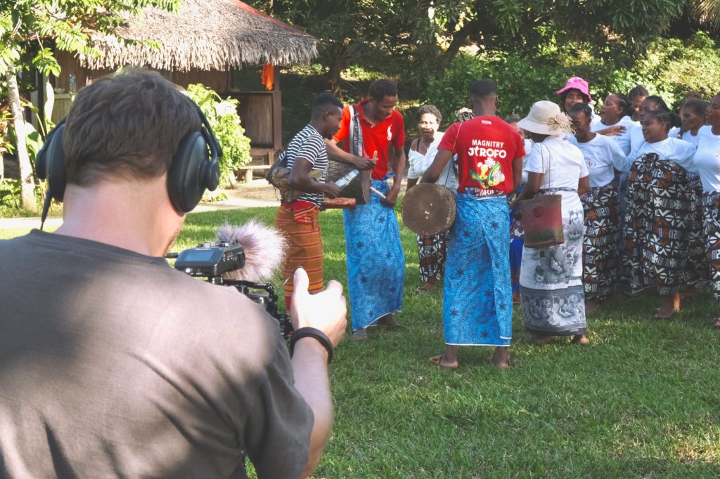 Występ żeńskiego zespołu z Madagaskaru