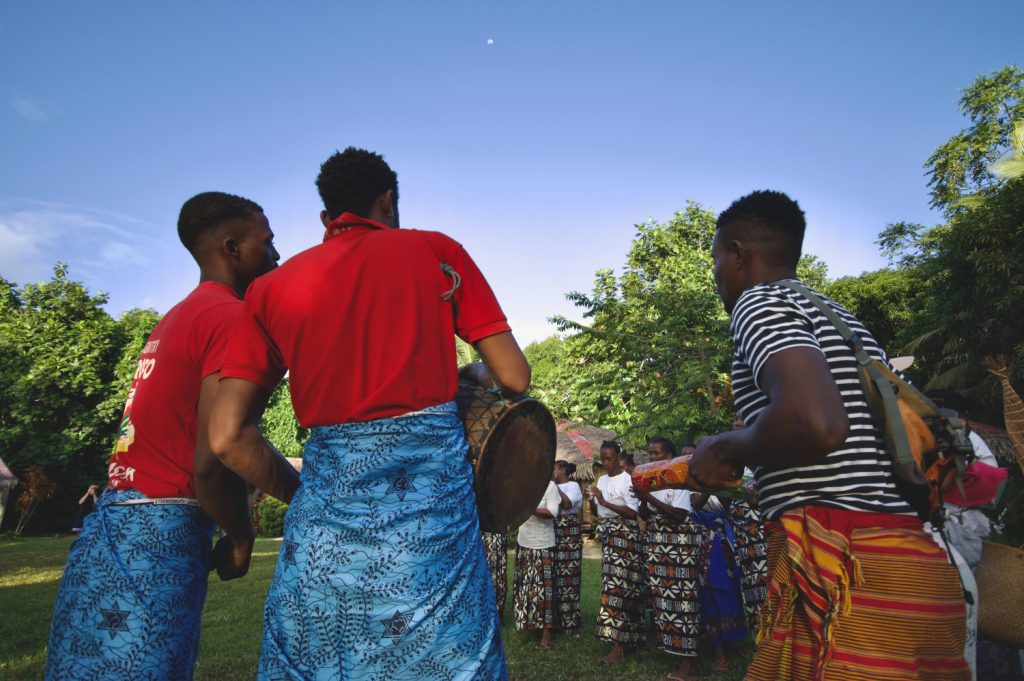 Występ żeńskiego zespołu z Madagaskaru